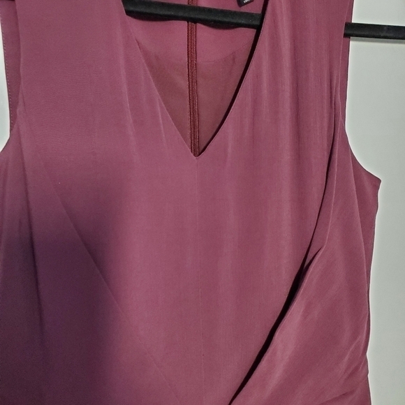 𝅺UNIVERSAL Standard Dress - Picture 3 of 16